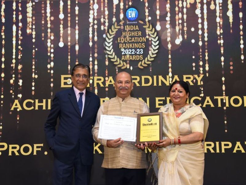 Dr Ajay Bhamare receives award from EducationWorld editor Dilip Thakore and GrayQuest founder-CEO Rishab Mehta (right)