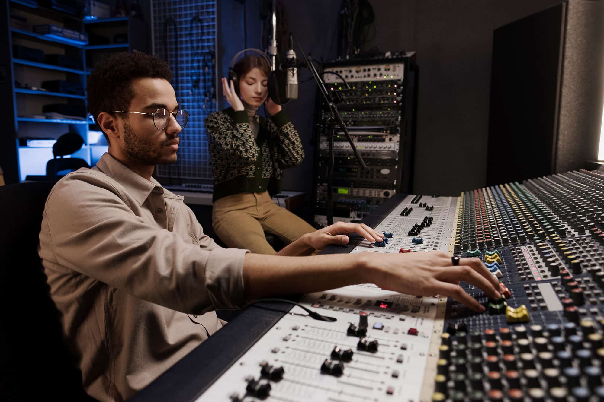 Audio-engineer-recording